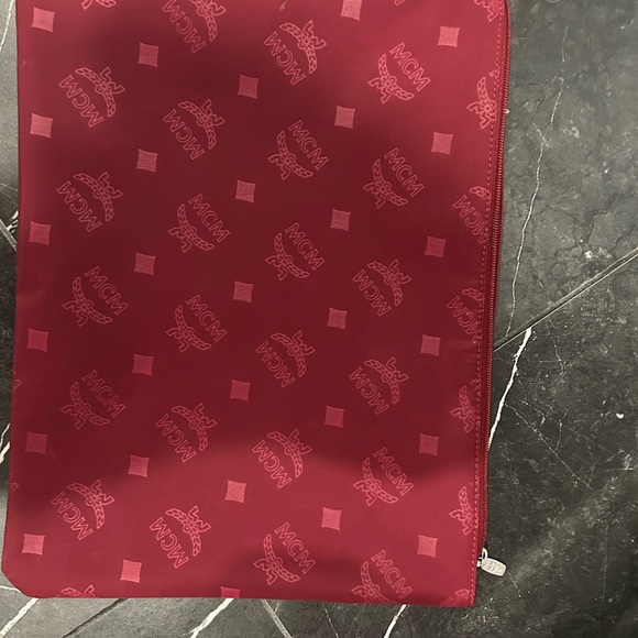 Authentic NEW MCm pouches - Picture 5 of 6